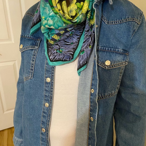 Oscar De La Renta Scarf 100% Silk - Picture 6 of 7